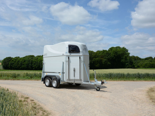 Pferdeanhänger WM Meyer Montana Alu 2.000 kg