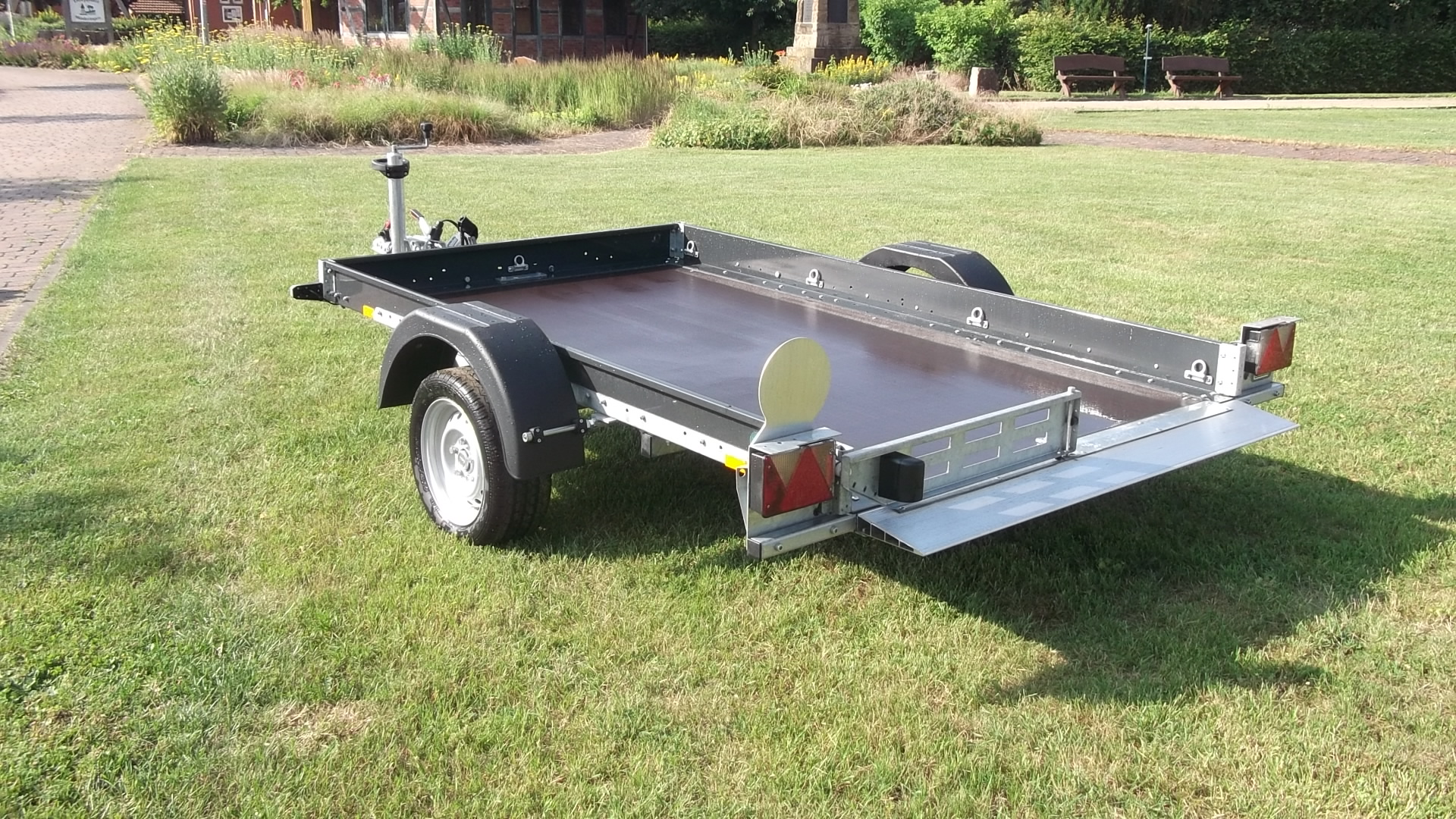 1-Achser-Absenkanhänger/Motorradanhänger, UNSINN UA 2615-14-13, 1.400 kg – Bild 4