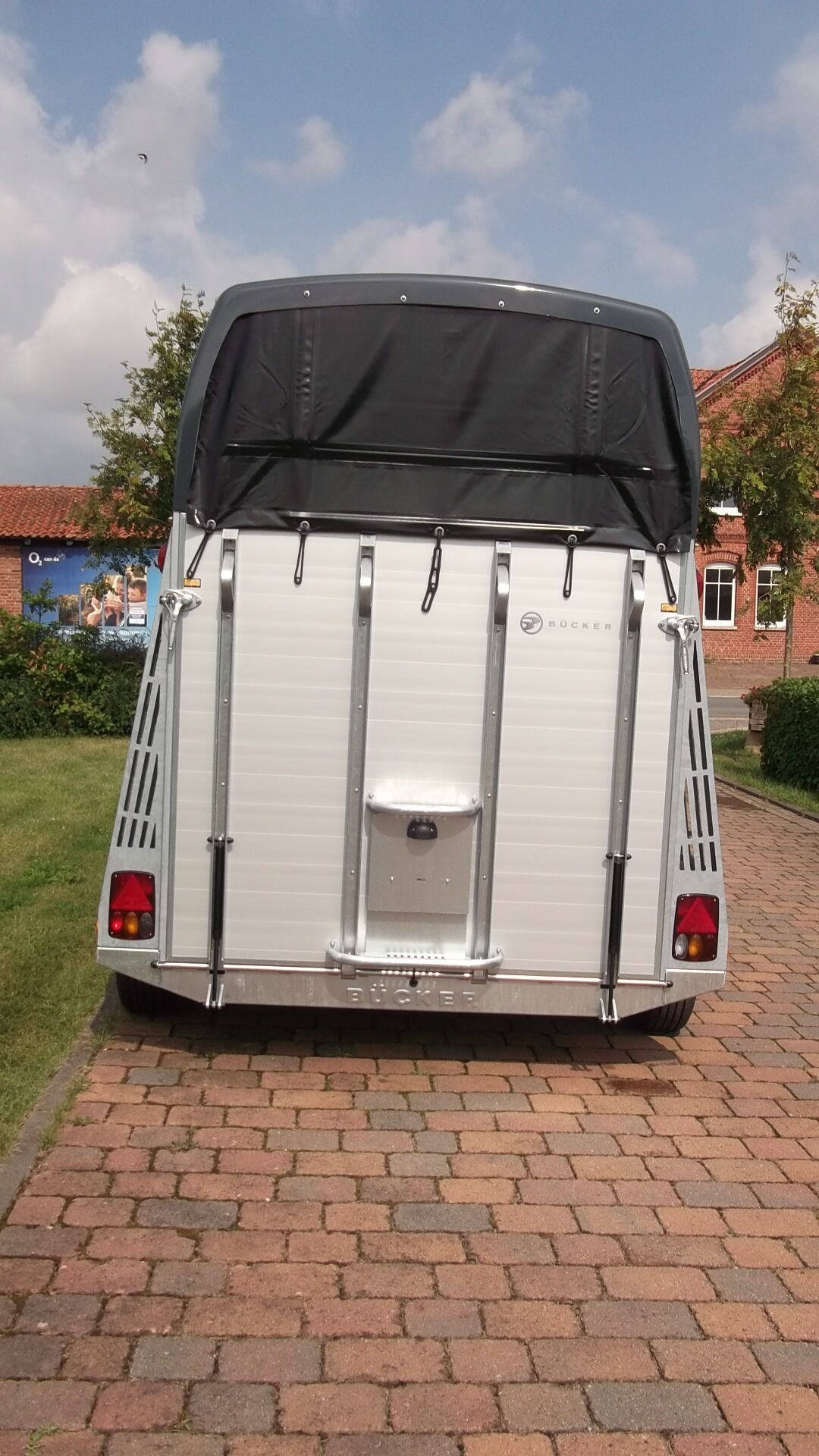 Pferdeanhänger, Careliner-Alu, 2.400 kg (Panoramascheibe) – Bild 4