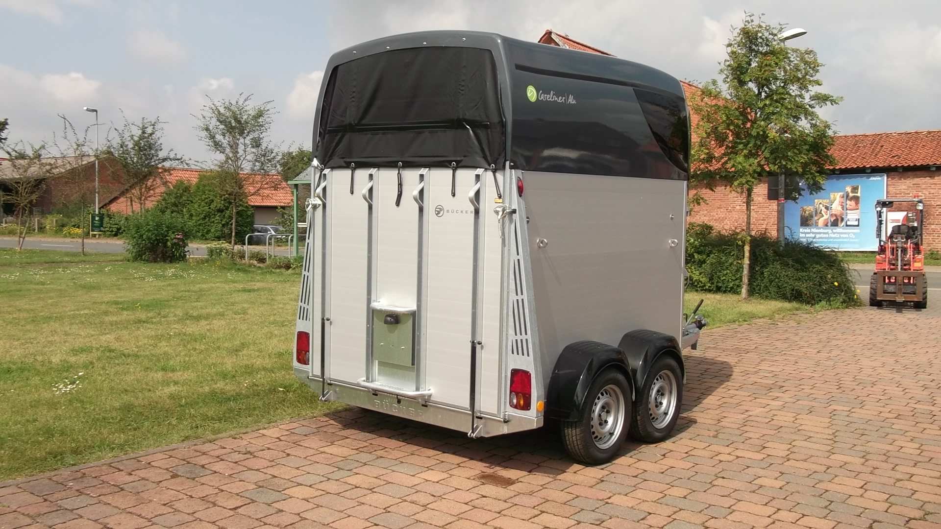 Pferdeanhänger, Careliner-Alu, 2.400 kg (Panoramascheibe) – Bild 5