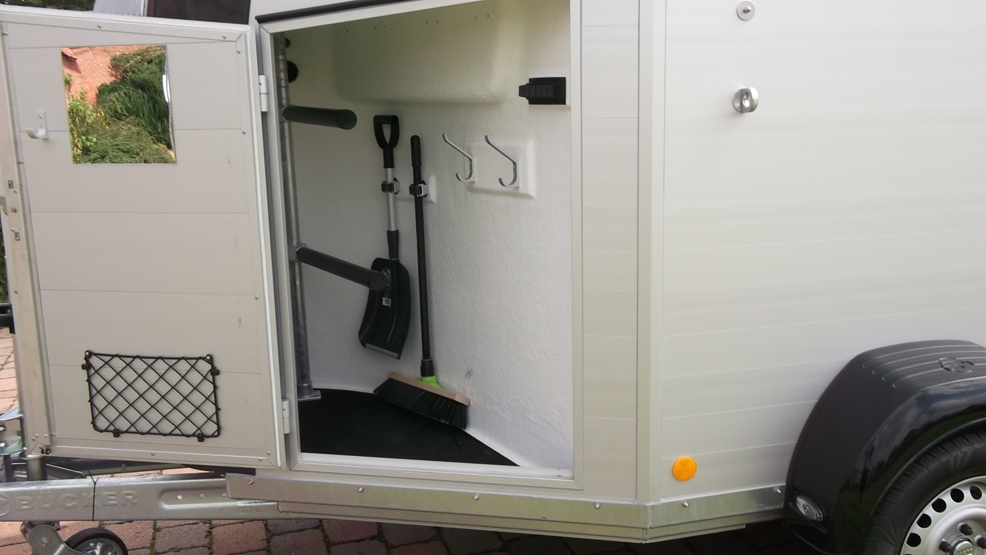 Pferdeanhänger, Careliner-Alu, 2.400 kg (Panoramascheibe) – Bild 7
