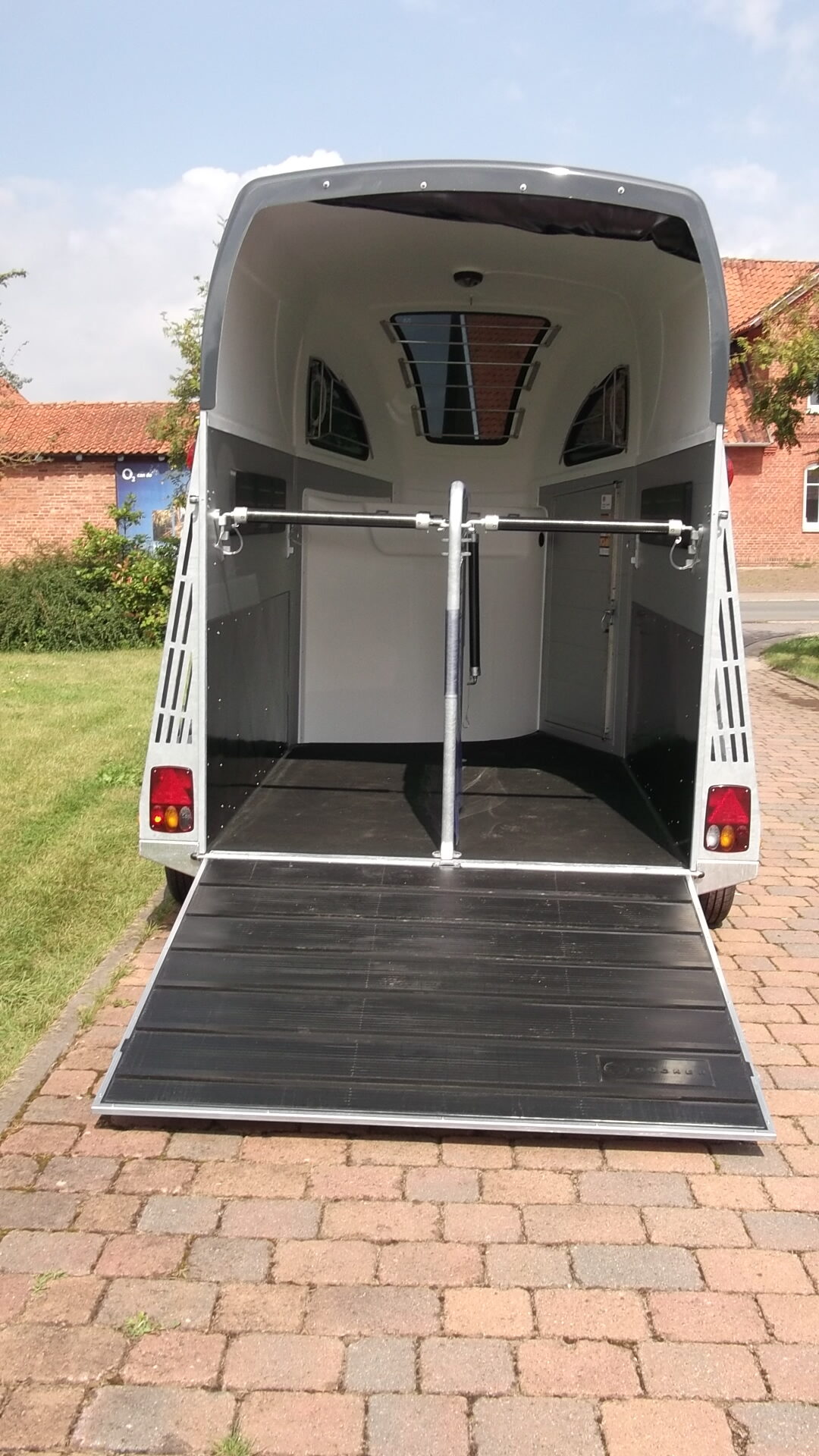 Pferdeanhänger, Careliner-Alu, 2.400 kg (Panoramascheibe) – Bild 9