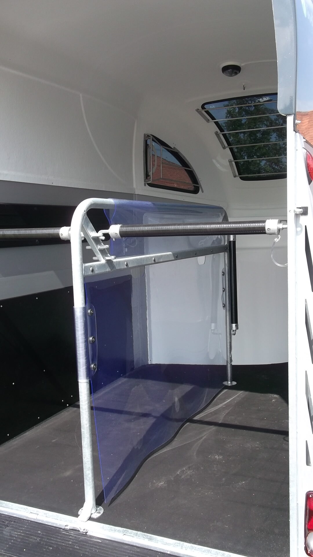 Pferdeanhänger, Careliner-Alu, 2.400 kg (Panoramascheibe) – Bild 13