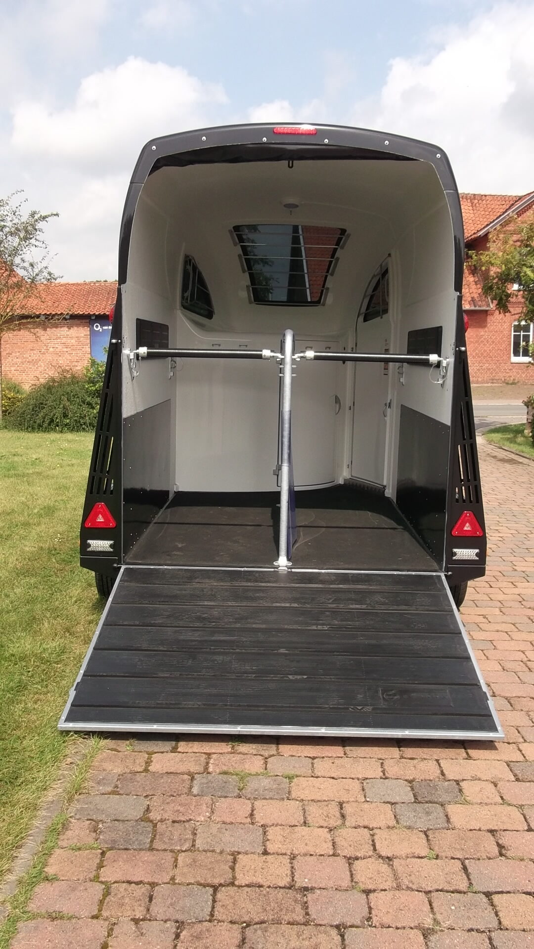 Pferdeanhänger, Careliner-L, 2.500 kg (viel Sonderzubehör) – Bild 9