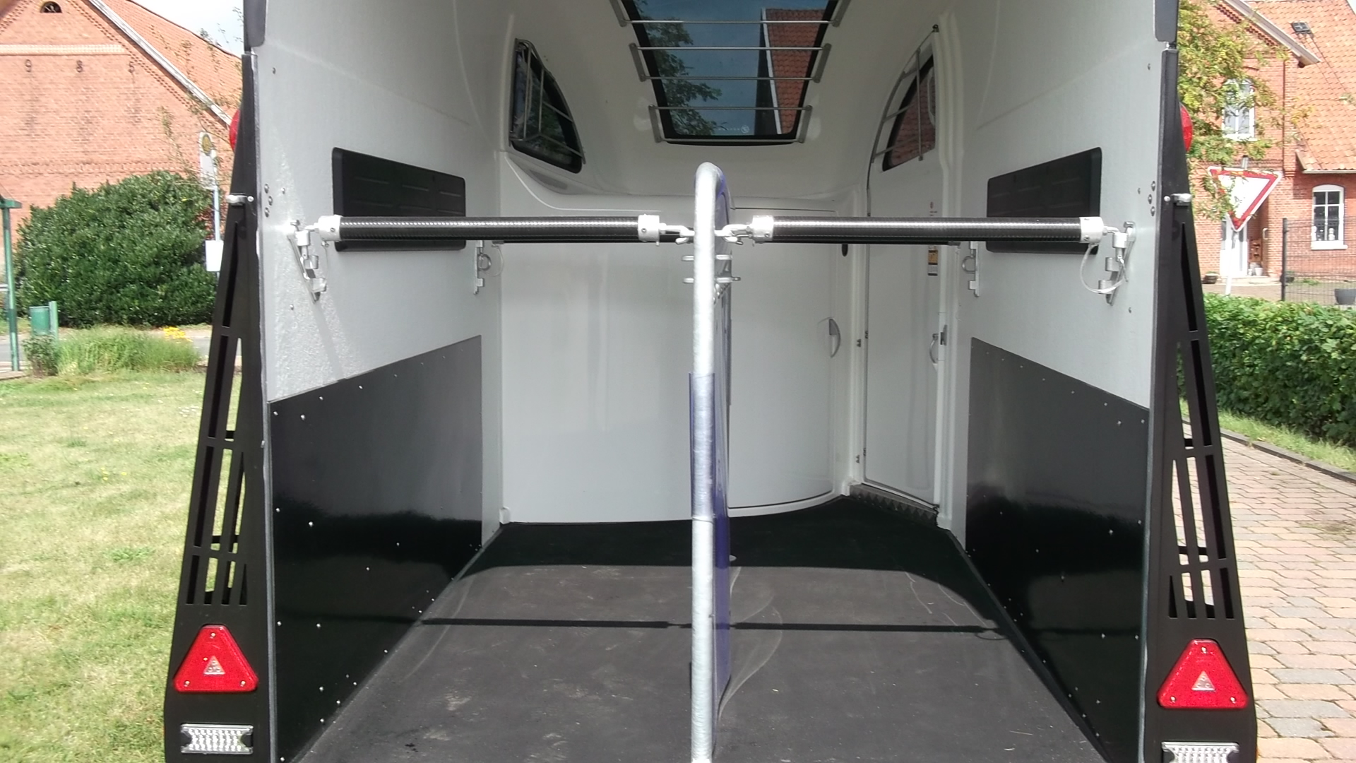 Pferdeanhänger, Careliner-L, 2.500 kg (viel Sonderzubehör) – Bild 14