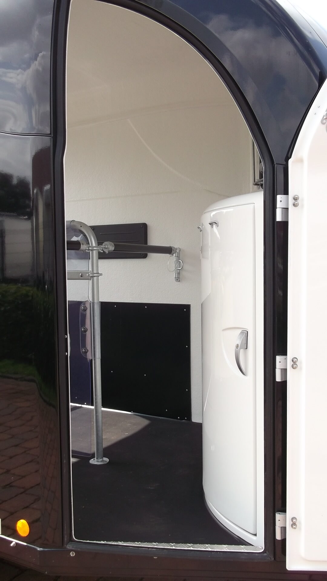Pferdeanhänger, Careliner-L, 2.500 kg (viel Sonderzubehör) – Bild 15