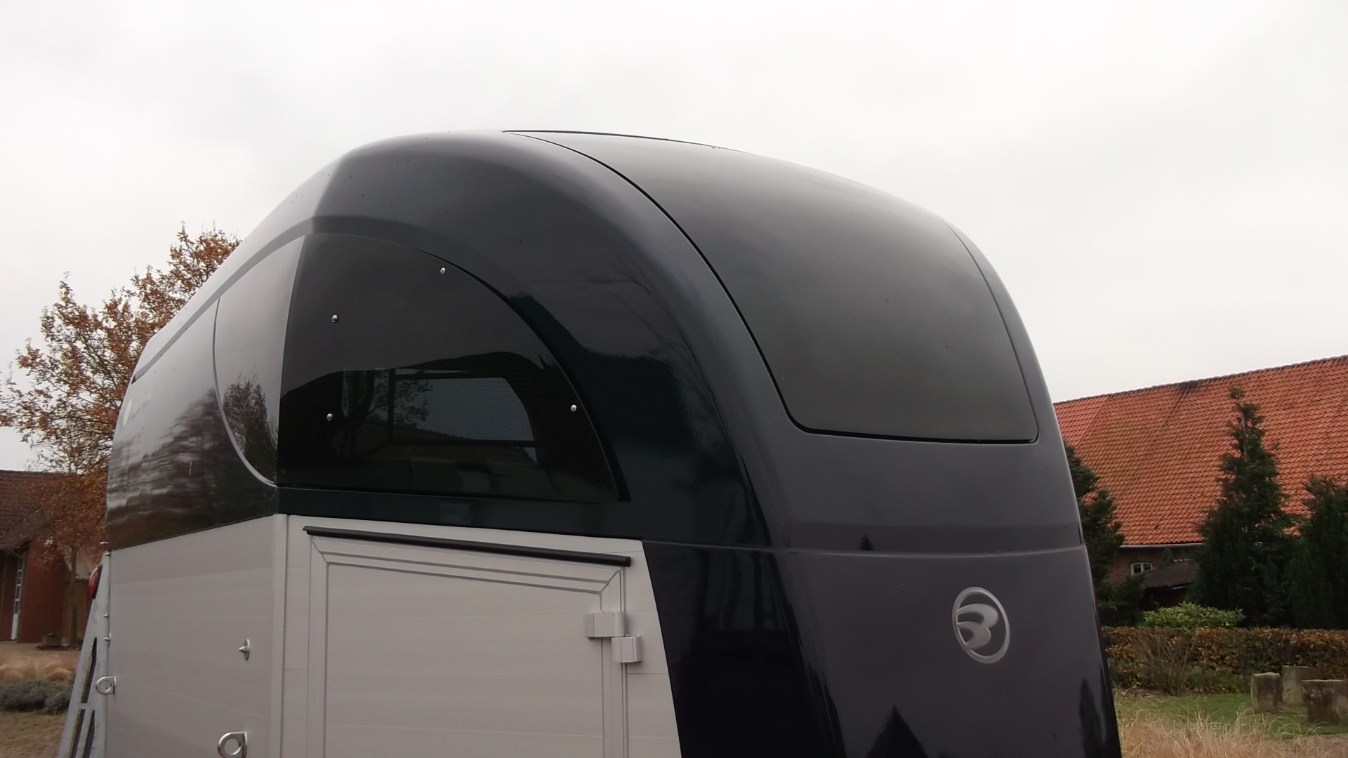 Pferdeanhänger, Careliner-Alu, 2.400 kg (Polyesterhaube und Bug Ocean metallic) – Bild 13