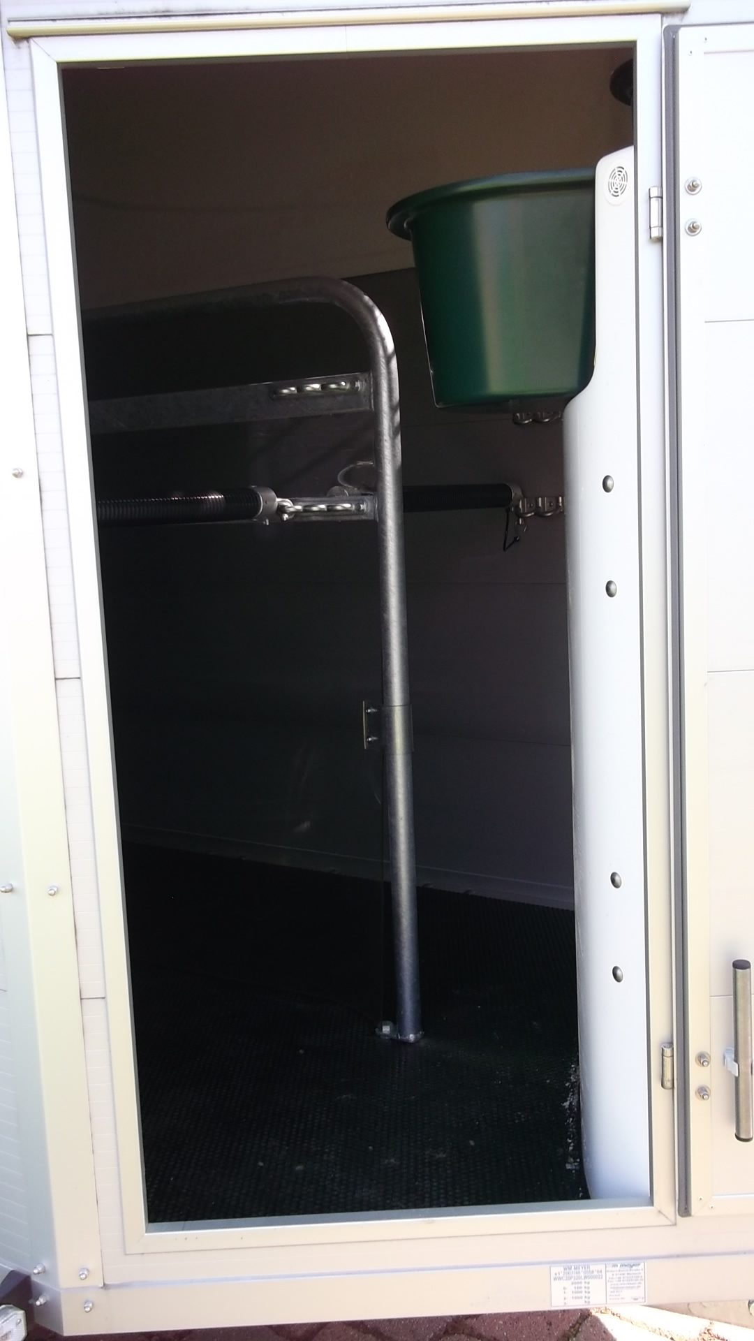 Pferdetransportanhänger MW Meyer Arizona Alu 2.000 kg (mit Boxenstangenhaltern) (Kopie) – Bild 5
