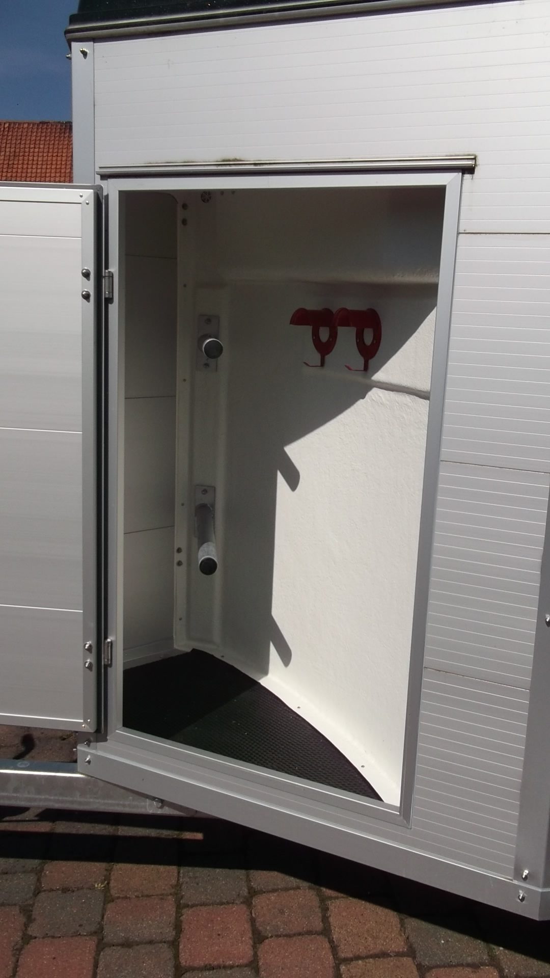 Pferdetransportanhänger MW Meyer Arizona Alu 2.000 kg (mit Boxenstangenhaltern) (Kopie) – Bild 11