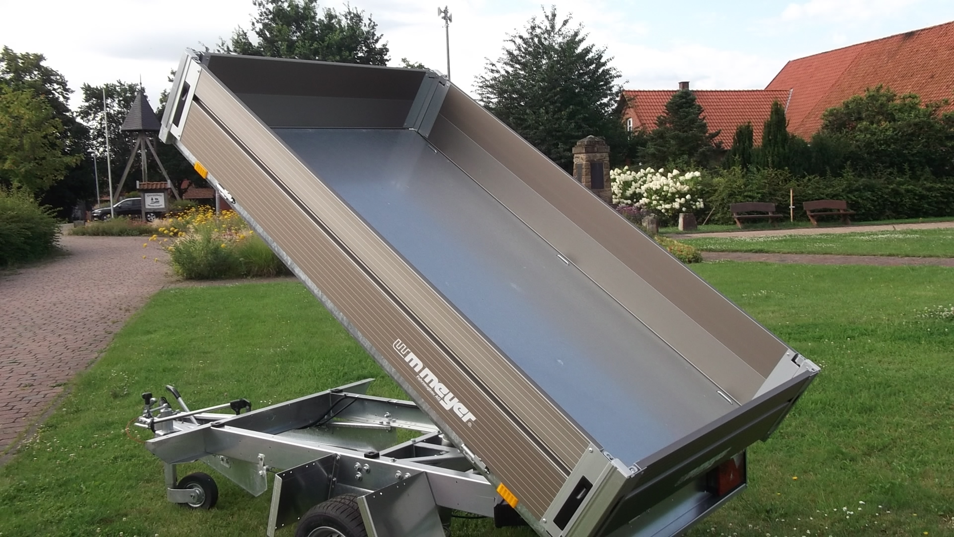 1-Achser-Rückwärtskipper/Hochlader, WM Meyer, 13"-Bereifung, 1.500 kg (mit Handpumpe) – Bild 2