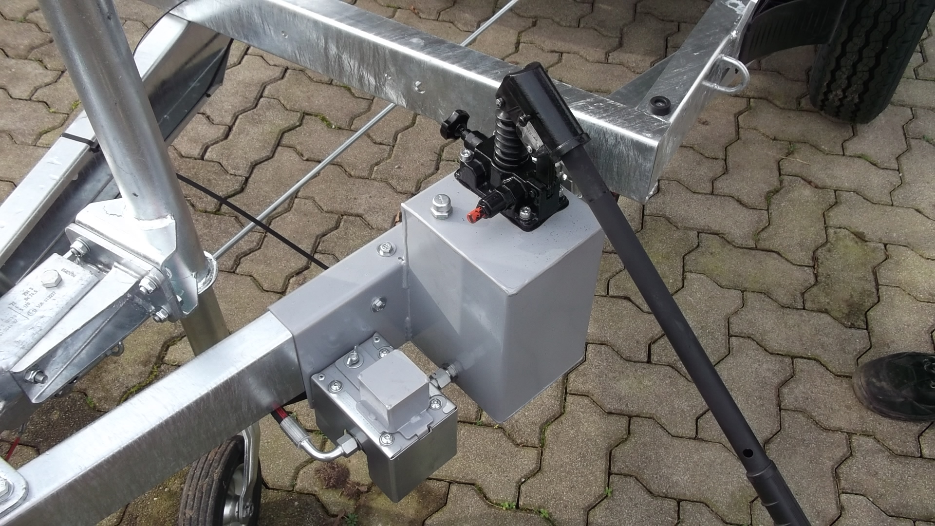 Neptun Kipper 2Achser, Akkuschrauberpumpe Kippanhänger 2700 kg! Preisknaller – Bild 4